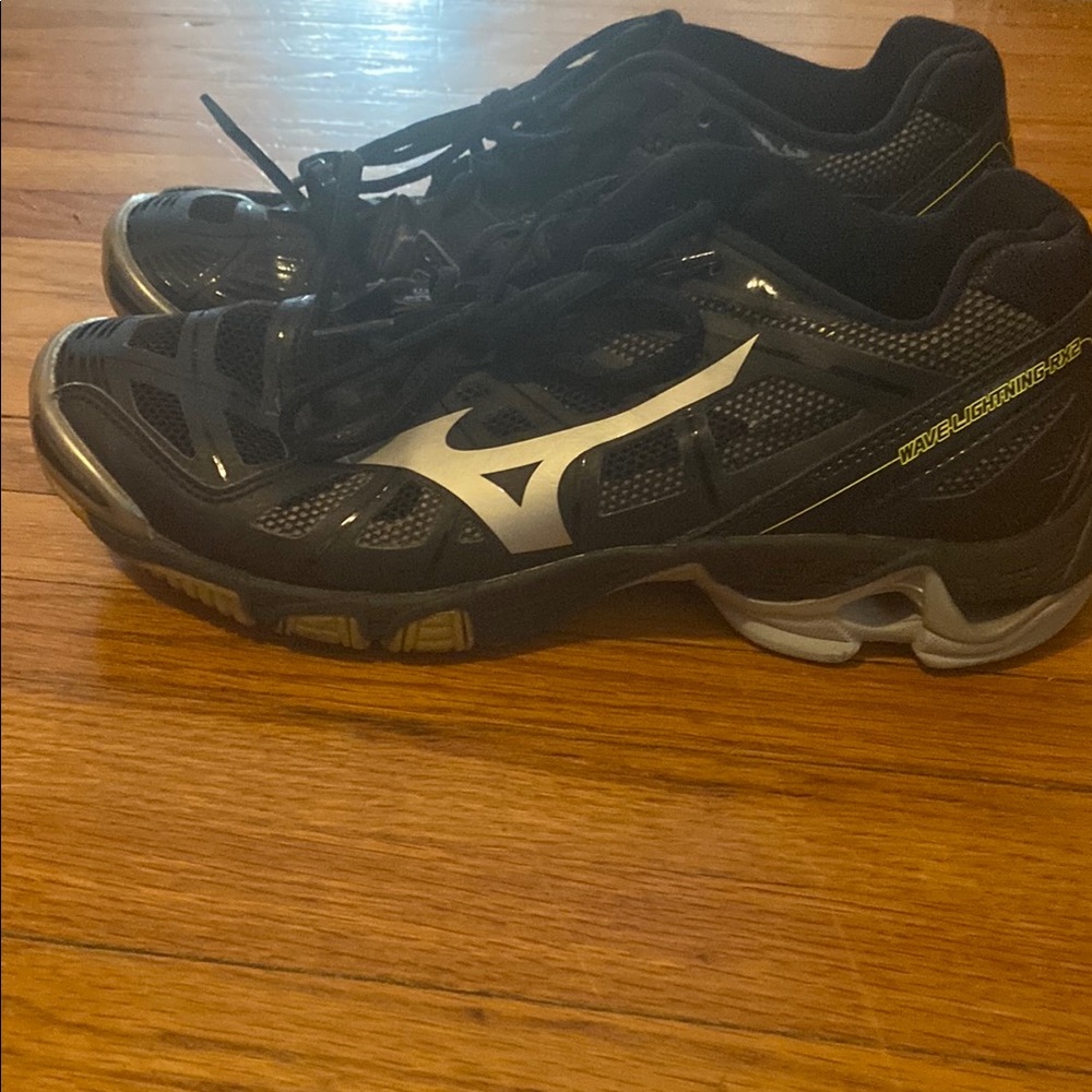Mizuno Wave Lightning RX2 Black and Silver Athletic Shoes Woman 8 1/2 - Picture 3 of 6